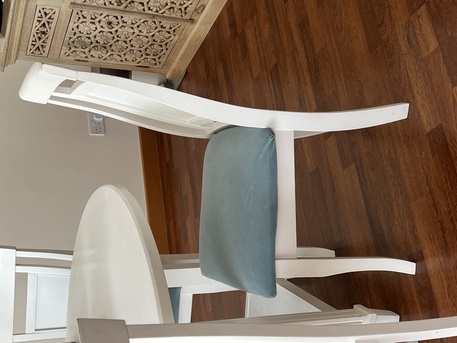 Umm Al Hassam, Furniture, BHD 50,  Round Dining Table And Chairs