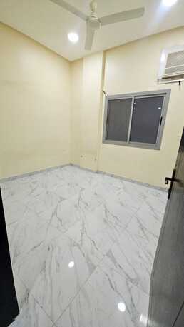 Salmaniya, Apartments/Houses, BHD 260/month,  2 BR,  2 Bedroom Unfurnished Flat For Rent Without Ewa