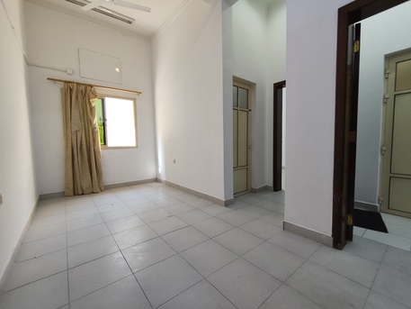 Salmaniya, Apartments/Houses, BHD 250/month,  2 BR,  Salmaniya:- Groundfloor 2Bhk Semifurnished Flat On Rent With Ewa