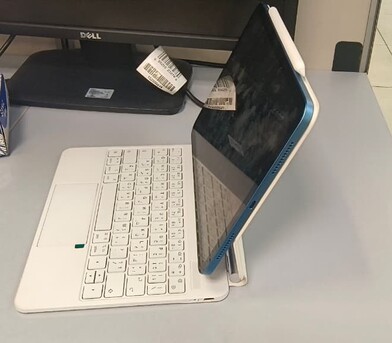 Tuwaiq, Tablet Computers, SAR 1700,  IPad 11th Gen A16 | 1 Month Used | Box + Keyboard + Pencil | Urgent Sale