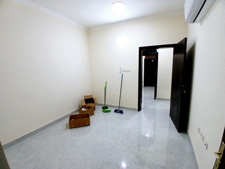 Hidd, Bedspace Available, BHD 180/month,  Flat 1bhk Inclusive Ewa New Hidd Semi Furnished