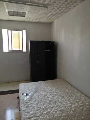 Dammam, Apartments/Houses, SAR 550/month,  1 BR,  35 Sq. Meter,  Family Room,with AC,Bed,separate Kitchen,separate CR,with Small Old Wardrobe,