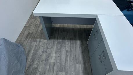 Al Malaz, Furniture, SAR 800,  Modern L-Shaped Office Desk &ndash; White & Grey &ndash; Mint Condition