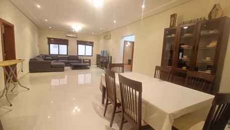 Juffair, Rooms Available, BHD 250/month,  Sharing Room With Bathroom 250 / HK / Internet