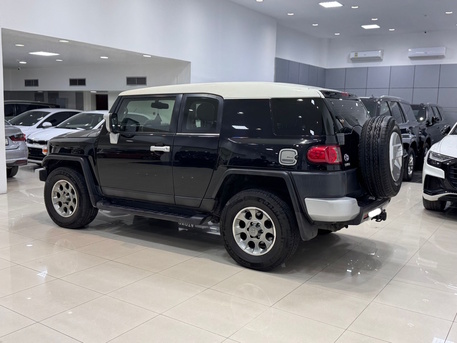 Manama, Vehicles, Cars & Trucks , BHD 6300,  Toyota FJ-Cruiser,  2013,  Automatic,  272800 KM,    (Black)