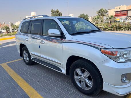 Al Sulaymaniyyah, Vehicles, Cars & Trucks , SAR 140000,  Toyota Land Cruiser GXR,  2015,  Automatic,  201 KM,    For Sale