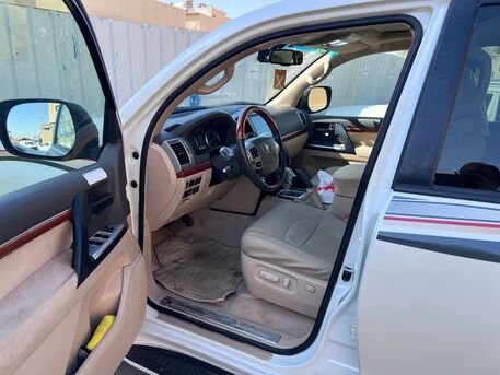Al Sulaymaniyyah, Vehicles, Cars & Trucks , SAR 140000,  Toyota Land Cruiser GXR,  2015,  Automatic,  201 KM,    For Sale