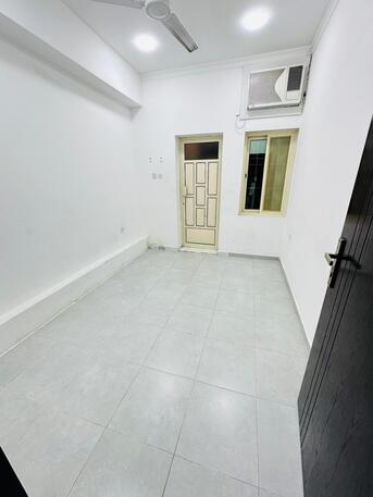 Ras Rumman, Apartments/Houses, BHD 140/month,  1 BR,  Flat For Rent In Rass Rumman With EWA Nearby Al Raja School