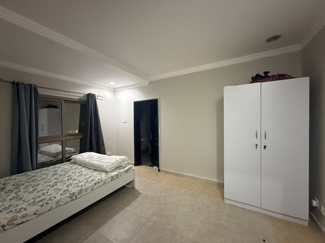 Hidd, Rooms for Rent, BHD 100/month,  One Seprate Room Fully Furnished With Shared Washroom