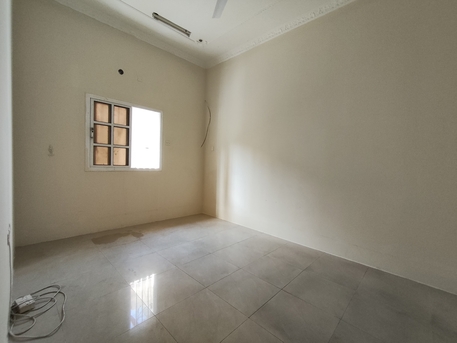 Muharraq, Offices, BHD 140,  Muharraq:- 2Bhk Office/Commercial Flat On Rent..