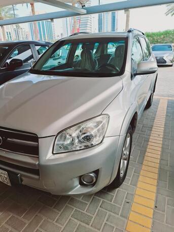 Manama, Vehicles, Cars & Trucks , BHD 2500,  Toyota RAV4 SUV, Metallic Silver In Good Condition,  2010,  Automatic,  190000 KM,