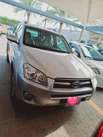 Manama, Vehicles, Cars & Trucks , BHD 2500,  Toyota RAV4 SUV, Metallic Silver In Good Condition,  2010,  Automatic,  190000 KM,