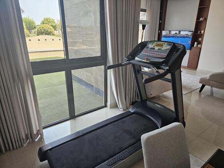 Manama, Sporting Goods, BHD 100,  Treadmill - Professional / Commercial Gym Specification
