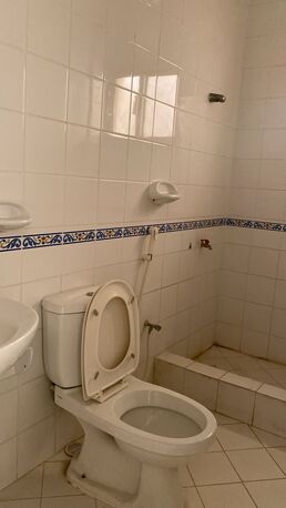 Busaiteen, Apartments/Houses, 2 BR,  Affordable 2 Bedroom Ground Floor Flat Near KHUH &ndash; Busaiteen