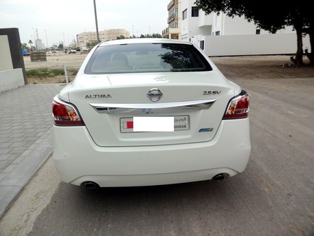 Salmaniya, Vehicles, Cars & Trucks , BHD 111,  Nissan Altima SV,  2014,  Automatic,  138000 KM,  Full Option, Agency Maintained  - Excellent Condition