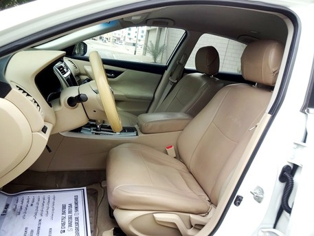 Salmaniya, Vehicles, Cars & Trucks , BHD 111,  Nissan Altima SV,  2014,  Automatic,  138000 KM,  Full Option, Agency Maintained  - Excellent Condition