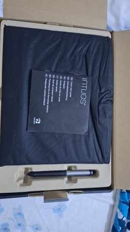 Khobar, Computers, SAR 100,  New Wacom Intuos Pen & Touch Medium (Model CTH-680 / CTH-680S-S)