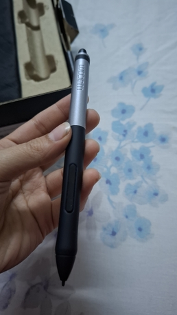 Khobar, Computers, SAR 100,  New Wacom Intuos Pen & Touch Medium (Model CTH-680 / CTH-680S-S)