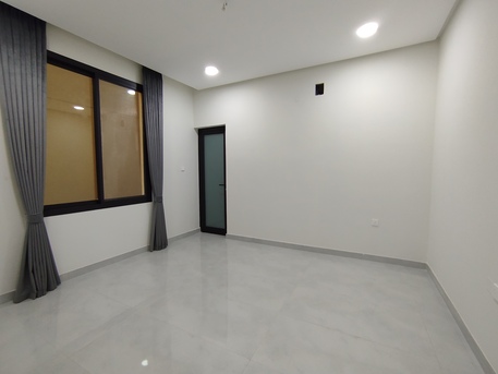 Manama, Apartments/Houses, BHD 260/month,  2 BR,  2Bath Hall. Kitchen. Lift.Car-parking. Unfinished. Carton & Cooker.no A/C In -((Sagiya))