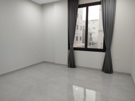 Manama, Apartments/Houses, BHD 260/month,  2 BR,  2Bath Hall. Kitchen. Lift.Car-parking. Unfinished. Carton & Cooker.no A/C In -((Sagiya))