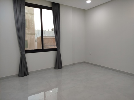 Manama, Apartments/Houses, BHD 260/month,  2 BR,  2Bath Hall. Kitchen. Lift.Car-parking. Unfinished. Carton & Cooker.no A/C In -((Sagiya))