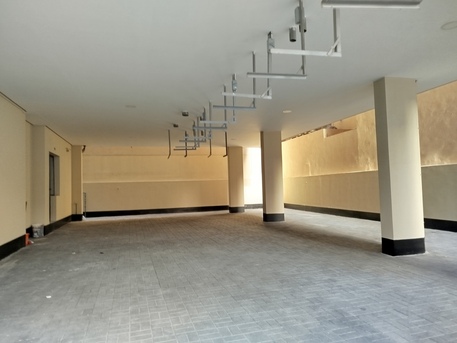 Manama, Apartments/Houses, BHD 260/month,  2 BR,  2Bath Hall. Kitchen. Lift.Car-parking. Unfinished. Carton & Cooker.no A/C In -((Sagiya))