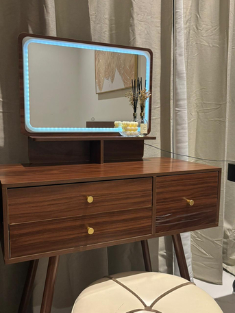 Al Malaz, Furniture, SAR 100,  Dressing Table With Chair