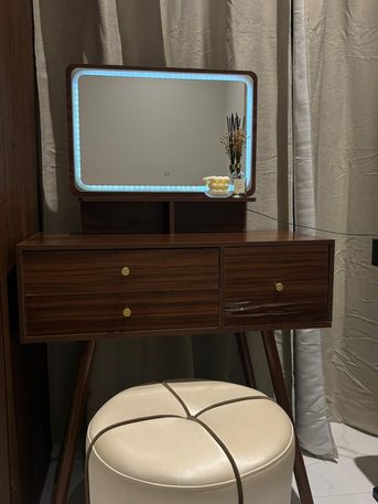 Al Malaz, Furniture, SAR 100,  Dressing Table With Chair