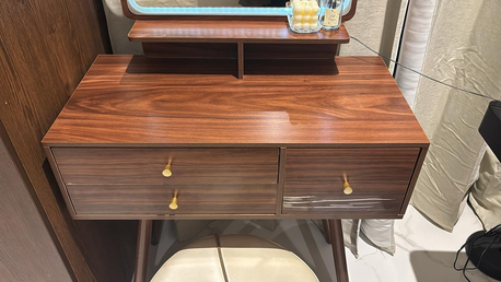 Al Malaz, Furniture, SAR 100,  Dressing Table With Chair