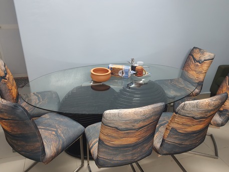 Al Malaz, Furniture, SAR 350,  Glass Dining Table With 6 Chairs