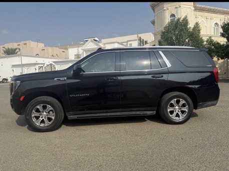 Jeddah, Vehicles, Cars & Trucks , SAR 159000,  Gmc Yukon,  2022,  Automatic,  86000 KM,    Model For Sale