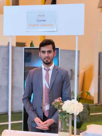 Tuwaiq, Lessons Offered, Expert English Tuition, Delivered To Your Door. Unlock Your English, Unlock Your World.