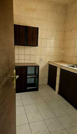 Gudaibiya, Apartments/Houses, BHD 250/month,  4 BR,  4 Bedroom Unfurnished Flat For Rent Without Ewa