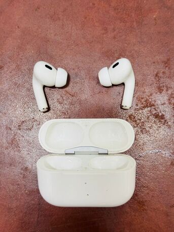 Khobar, Mobile Phones, SAR 2000,  Apple Watch Ultra 2 & AirPods (2nd Generation)