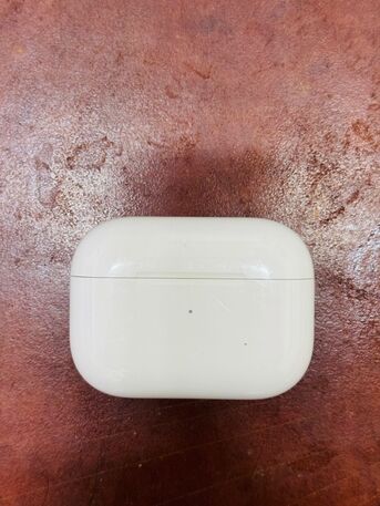 Khobar, Mobile Phones, SAR 2000,  Apple Watch Ultra 2 & AirPods (2nd Generation)