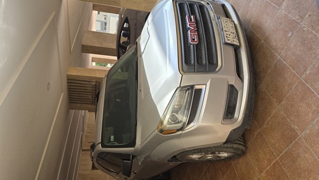 Jeddah, Vehicles, Cars & Trucks , SAR 18000,  Gmc Acadia,  2015,  Automatic,  261000 KM,