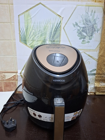Riyadh, Appliances, SAR 200,  KENWOOD AIRFRYER ",7L, 1800W,Black