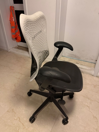Riyadh, Furniture, SAR 1800,  Herman Miller Mirra