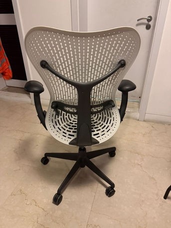 Riyadh, Furniture, SAR 1800,  Herman Miller Mirra