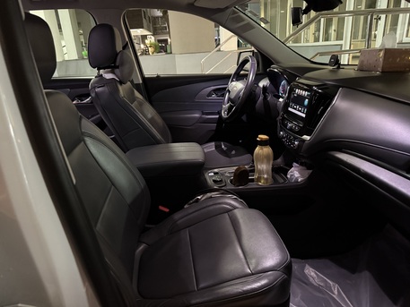 Dammam, Vehicles, Cars & Trucks , SAR 80000,  Chevrolet Traverse Premier,  2019,  Automatic,  140000 KM,  Selling Chevrolet Treavese, Full Option, Maint In GMC, No Acc, Minor Scratches