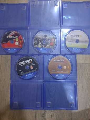 Al Badiyah, Video Games, SAR 600,  I WANT TO SELL MY SONY PS4 WITH CONTROLLER AND 5 GAMES IN GOOD CONDITION