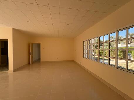 Janabiya, Villas, BHD 400,  300 Sq. Meter,  Spacious Compound Villa With Large Garden | Barbar