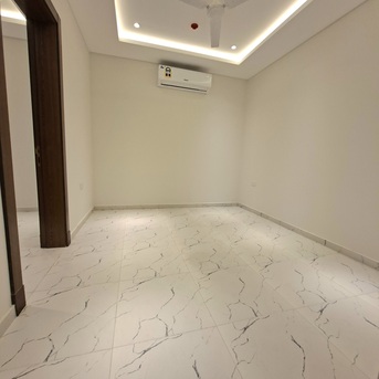 Salmaniya, Apartments/Houses, BHD 225/month,  2 BR,  Brand New Semi Furnished 2 BHK With Ewa In Salmaniya,Lift,Neat & Clean Flat @ 35547951