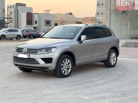 Manama, Vehicles, Cars & Trucks , BHD 3500, Volkswagen Touareg, 2016, Automatic, 177000 KM, (Silver)