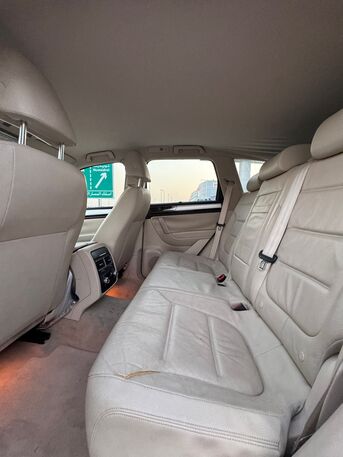 Manama, Vehicles, Cars & Trucks , BHD 3500, Volkswagen Touareg, 2016, Automatic, 177000 KM, (Silver)