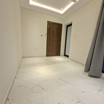 Salmaniya, Apartments/Houses, BHD 230/month,  2 BR,  Brand New Semi Furnished 2 BHK With Ewa In Salmaniya,Lift,Neat & Clean Flat @ 35547951