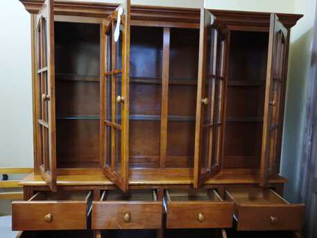 Al Malaz, Furniture, SAR 450,  Elegant Malaysian Wooden Cabinet / Showcase SAR 350 FINAL