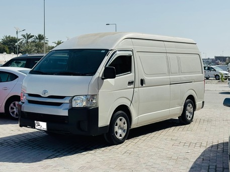 Manama, Vehicles, Cars & Trucks , BHD 5200,  Toyota Hi-Ace,  2015,  112000 KM,  Low Mileage - One Owner - Clean