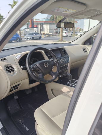 Manama, Vehicles, Cars & Trucks , BHD 4900,  Nissan Pathfinder,  2019,  Automatic,  66100 KM,  LOW MILEAGE