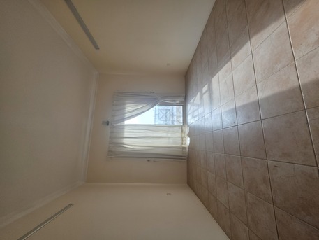 Adliya, Apartments/Houses, BHD 420/month,  3 BR,  Parking -Very Neet Semi Furnished 3 BHK Balcony Flat With Ewa @420/BD In Adliya